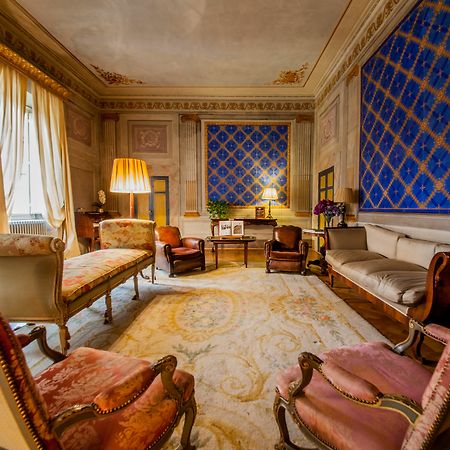 Palazzo Rocchi - Residenza D'Epoca Bed & Breakfast Lucca Bagian luar foto