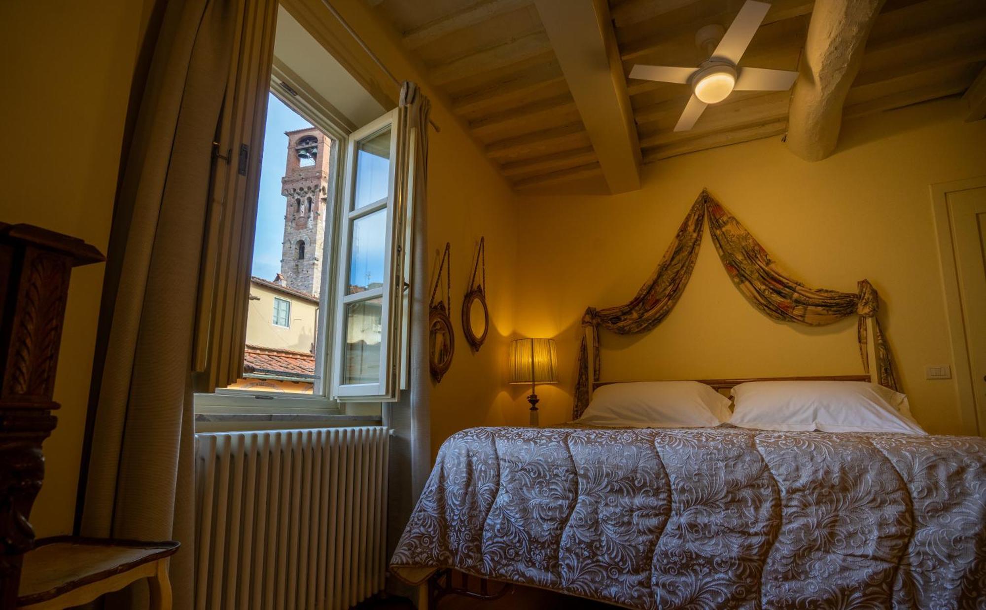 Palazzo Rocchi - Residenza D'Epoca Bed & Breakfast Lucca Bagian luar foto