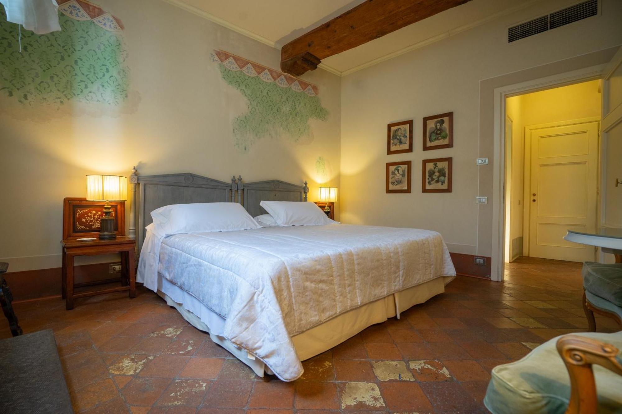 Palazzo Rocchi - Residenza D'Epoca Bed & Breakfast Lucca Bagian luar foto