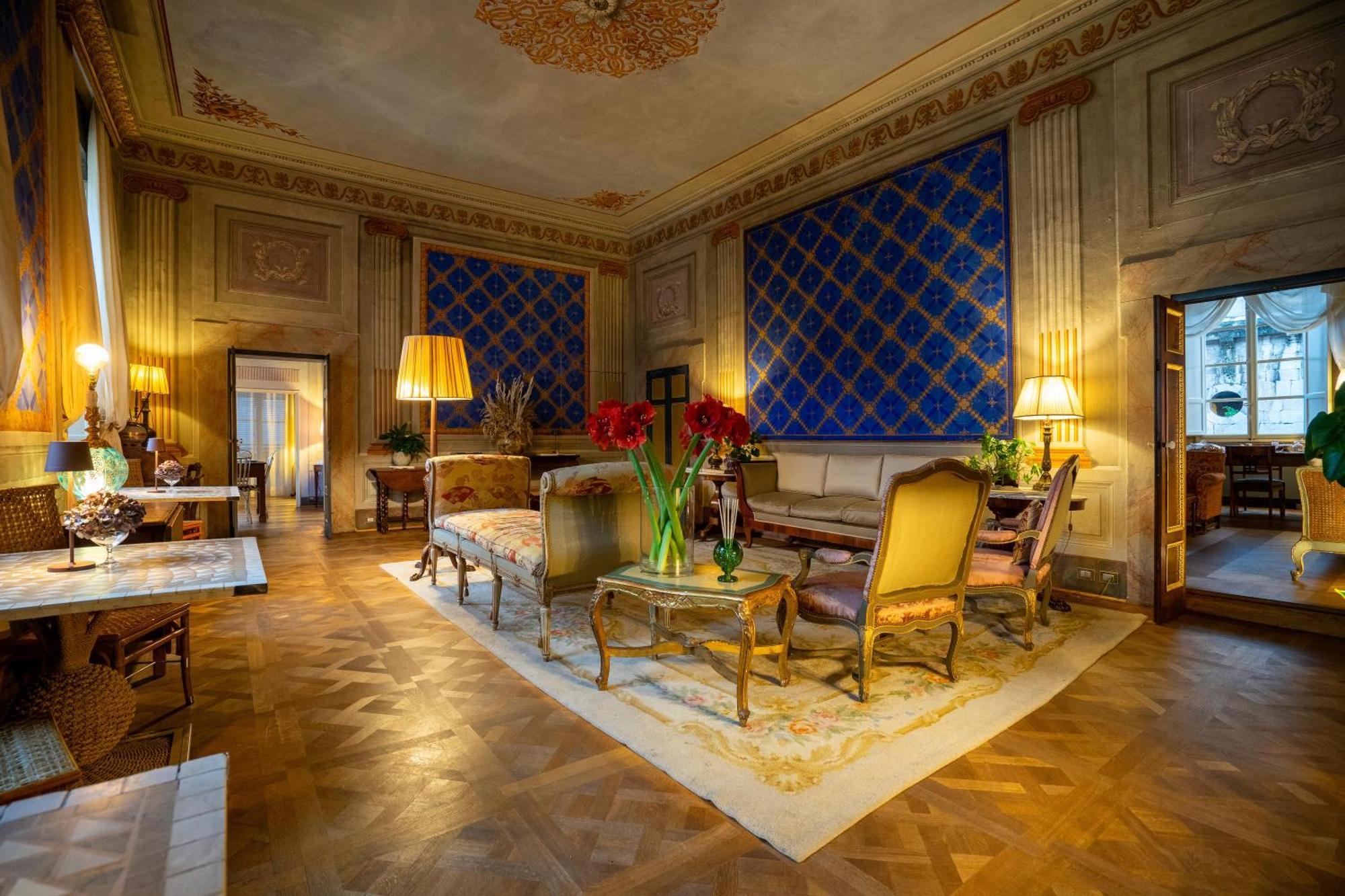 Palazzo Rocchi - Residenza D'Epoca Bed & Breakfast Lucca Bagian luar foto