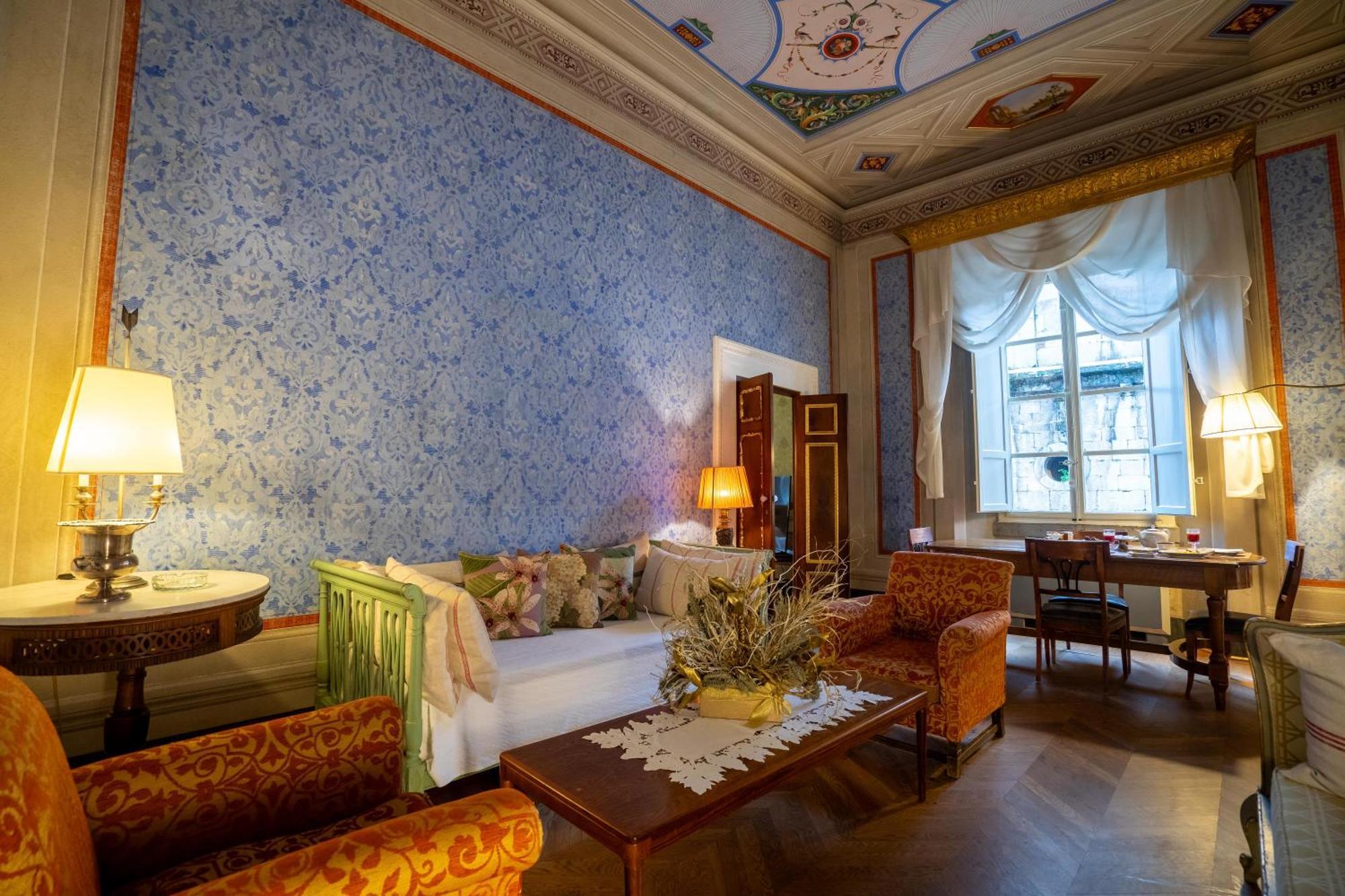 Palazzo Rocchi - Residenza D'Epoca Bed & Breakfast Lucca Bagian luar foto
